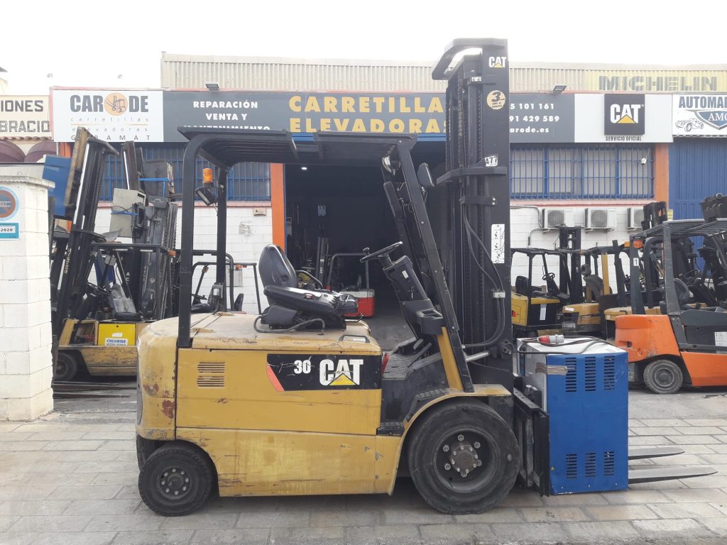 CAT EP30K-PAC - máquina usada Carode