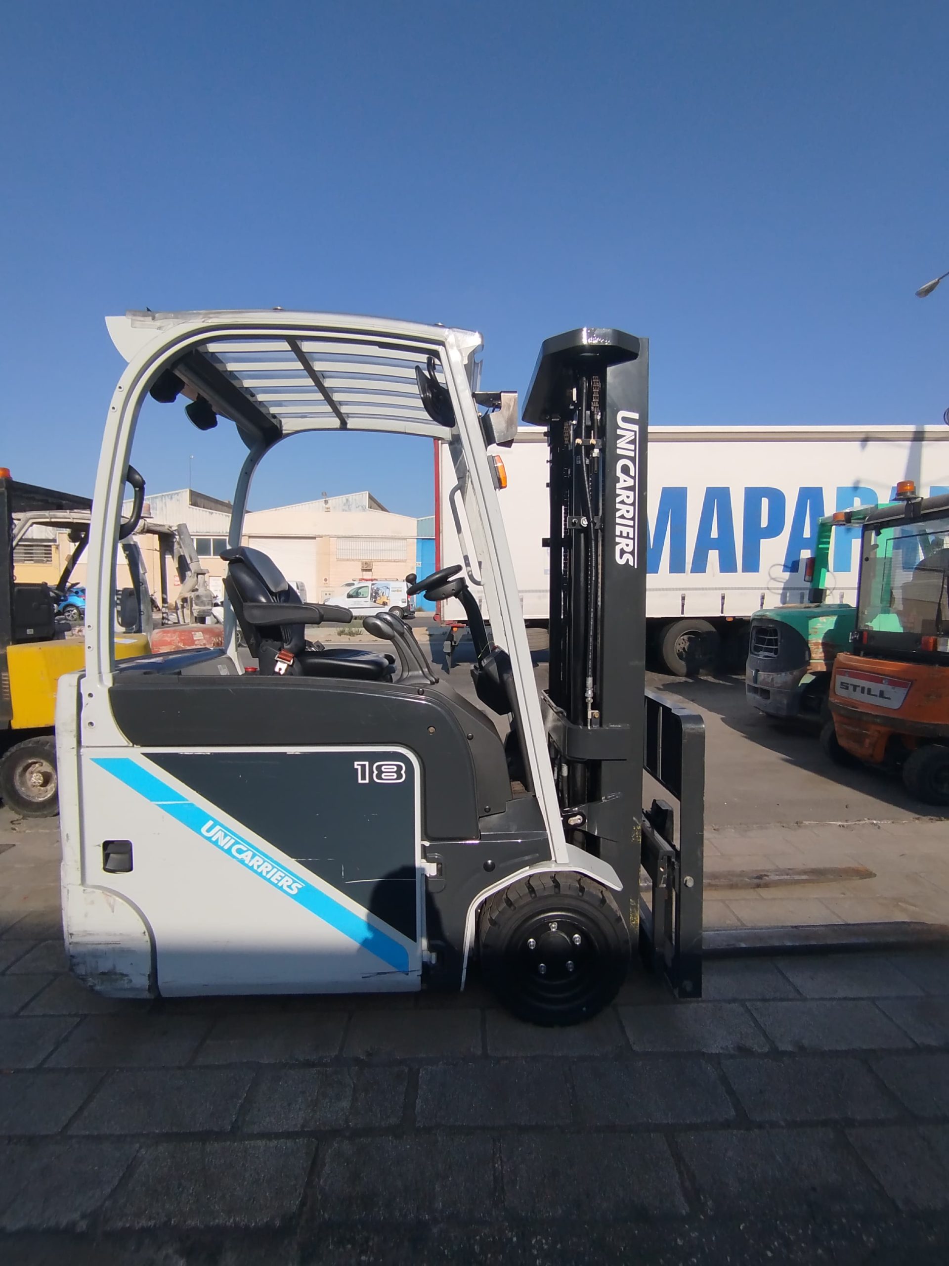 NISSAN-UNICARRIERS - máquina usada Carode